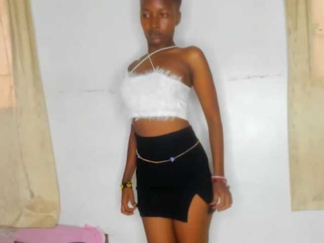 Live sex webcam photo for Monalisalisa #291896903