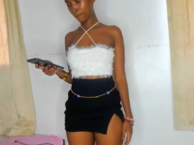 Live sex webcam photo for Monalisalisa #291944150