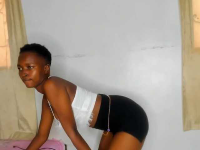 Live sex webcam photo for Monalisalisa #291951528