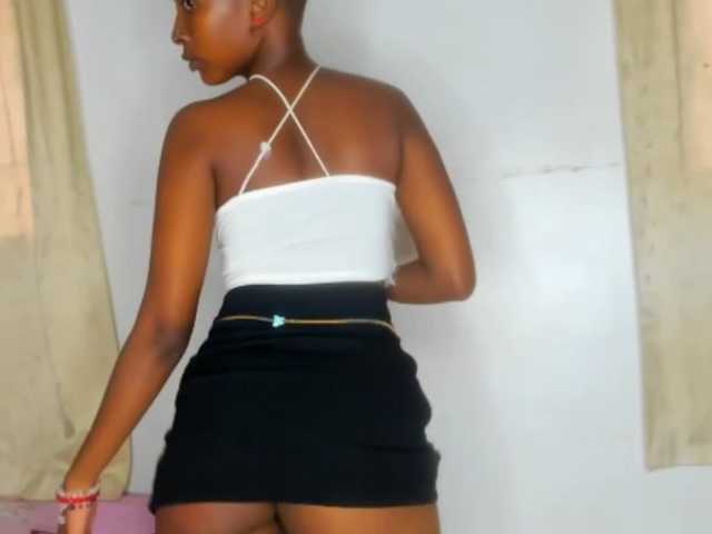 Live sex webcam photo for Monalisalisa #292007390