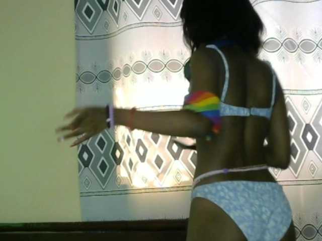 Live sex webcam photo for Monalisalisa #292075529