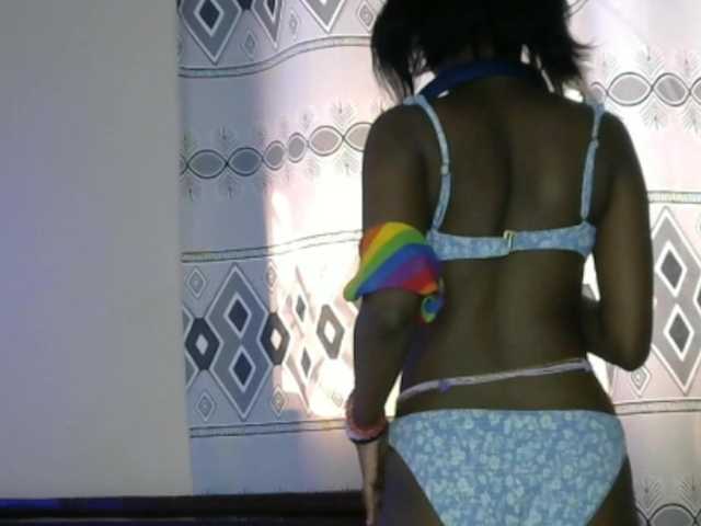 Live sex webcam photo for Monalisalisa #292113436