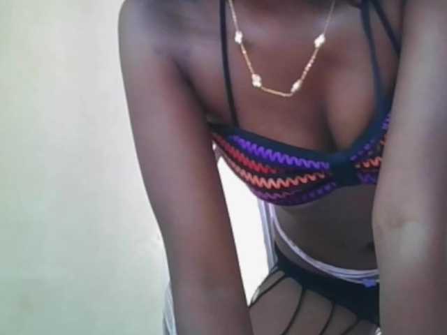 Live sex webcam photo for Monalisalisa #292261207