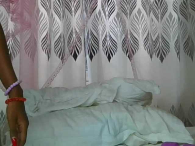 Live sex webcam photo for Monalisalisa #292265282