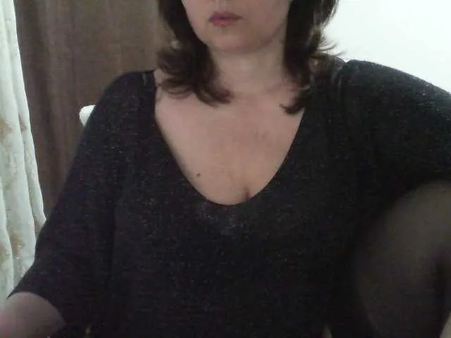 Live sex webcam photo for Monella77 #290645920