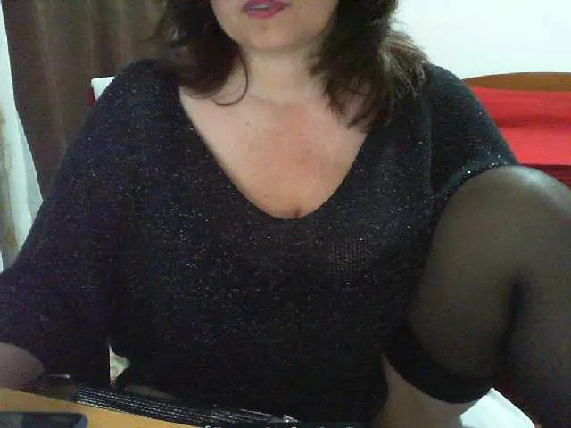 Live sex webcam photo for Monella77 #290909103