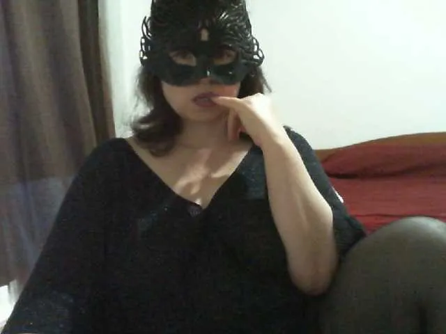 Live sex webcam photo for Monella77 #291165855