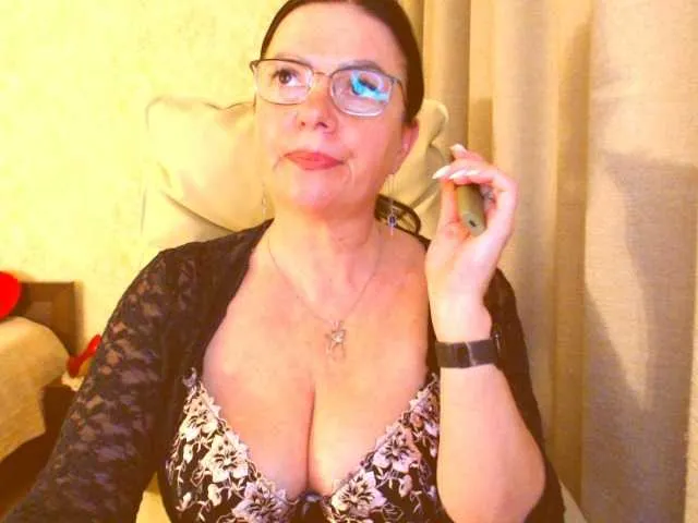 Live sex webcam photo for Monica-1203 #293601339