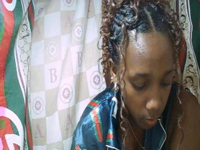 Live sex webcam photo for Monica-Sexy #294303246