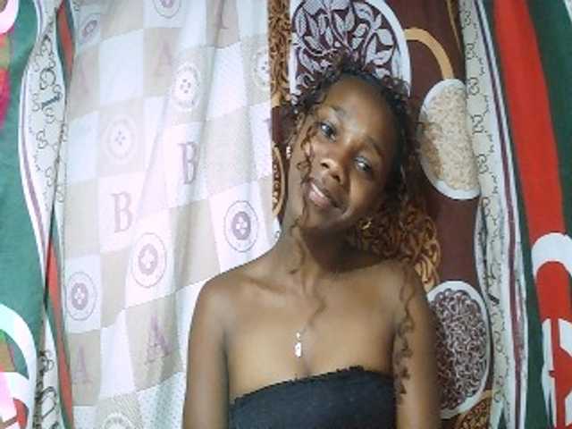 Live sex webcam photo for Monica-Sexy #294304726