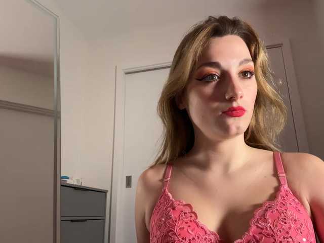 Live sex webcam photo for MonicaBel #276888024