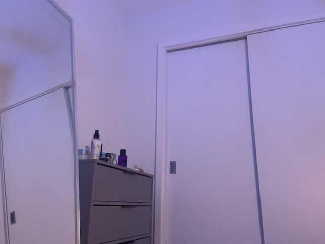 Live sex webcam photo for MonicaBel #276959045