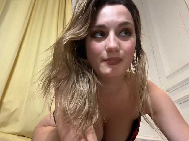 Live sex webcam photo for MonicaBel #277452007