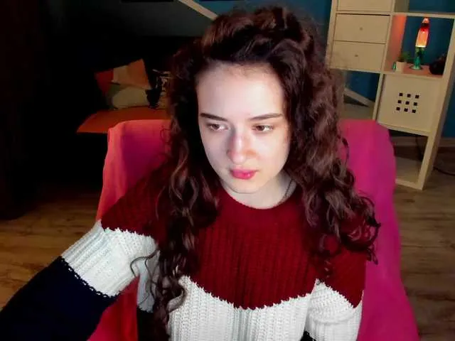Live sex webcam photo for MonicaBellu #273523120