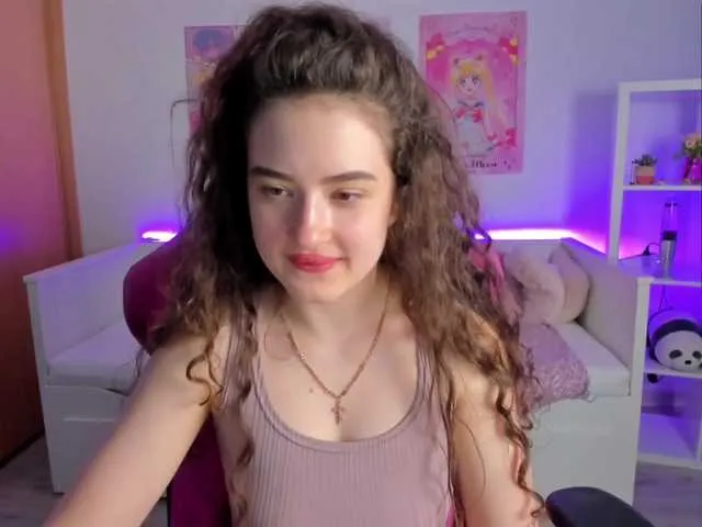 Live sex webcam photo for MonicaBellu #273844477