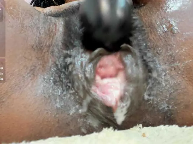 Live sex webcam photo for MonicaSchwartz #291172461