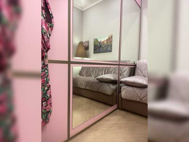 Live sex webcam photo for Monicashow #275951976