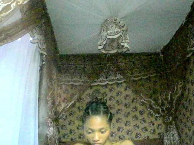 Live sex webcam photo for Monicaxa #290241971