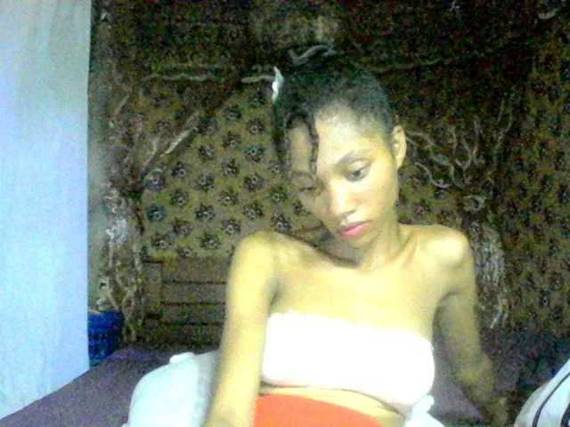 Live sex webcam photo for Monicaxa #290381244