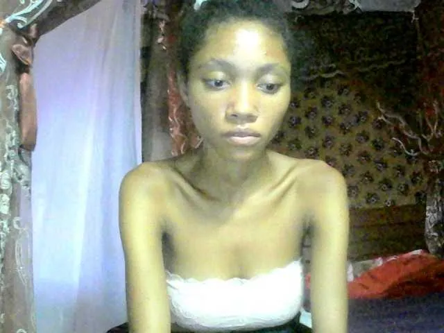 Live sex webcam photo for Monicaxa #290385075