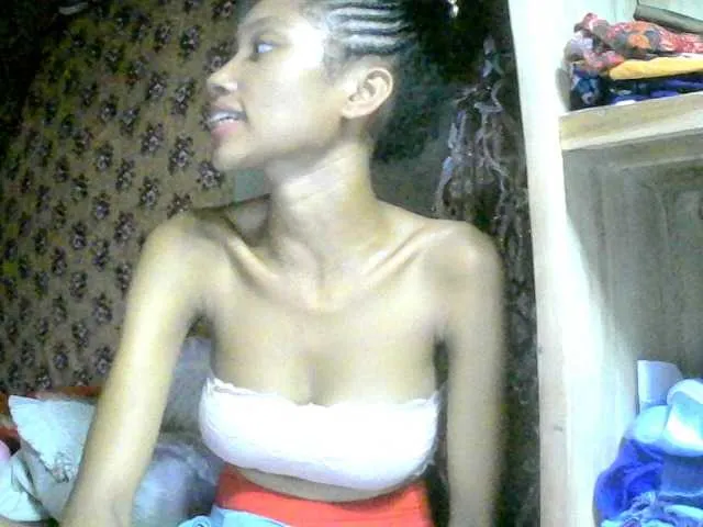Live sex webcam photo for Monicaxa #290399939