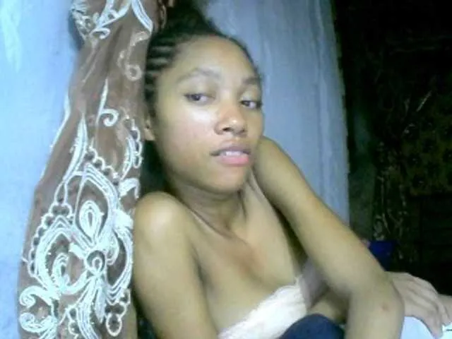 Live sex webcam photo for Monicaxa #290404553
