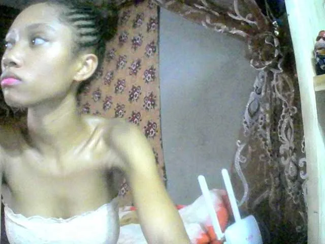 Live sex webcam photo for Monicaxa #290414790