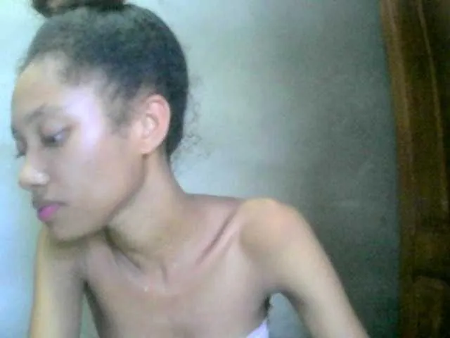 Live sex webcam photo for Monicaxa #290594983