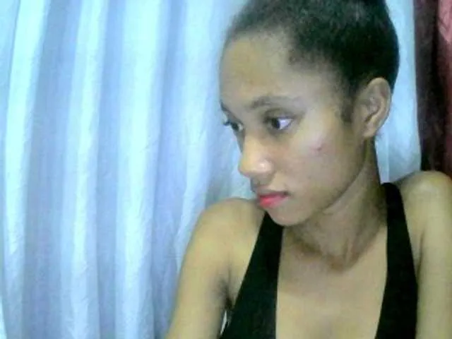 Live sex webcam photo for Monicaxa #290835292