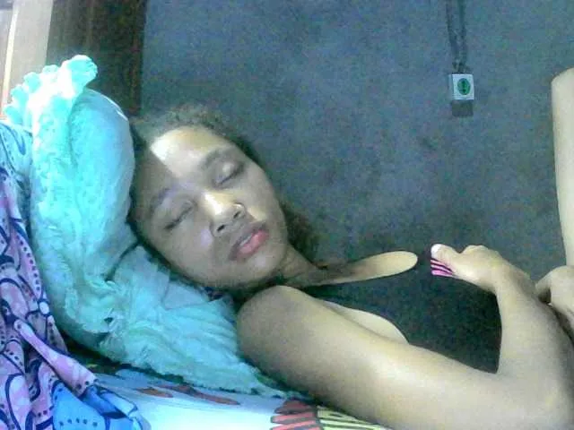 Live sex webcam photo for Monicaxa #290872795