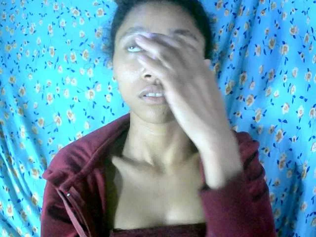 Live sex webcam photo for Monicaxa #291410863