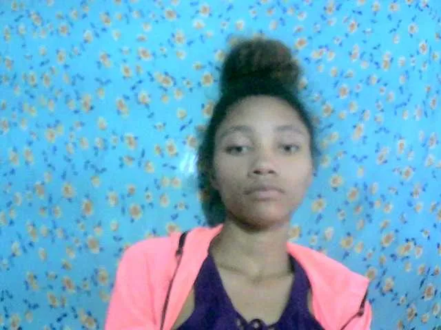 Live sex webcam photo for Monicaxa #291686325