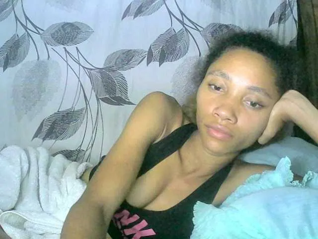 Live sex webcam photo for Monicaxa #292348826