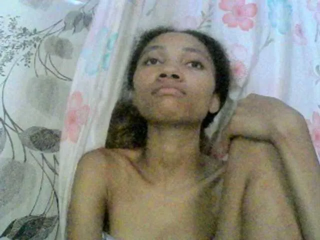 Live sex webcam photo for Monicaxa #292354276