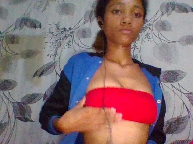 Live sex webcam photo for Monicaxa #292495525