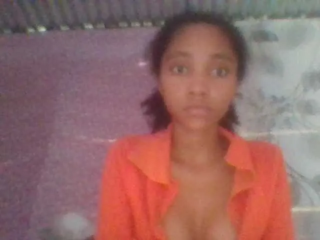 Live sex webcam photo for Monicaxa #293872119
