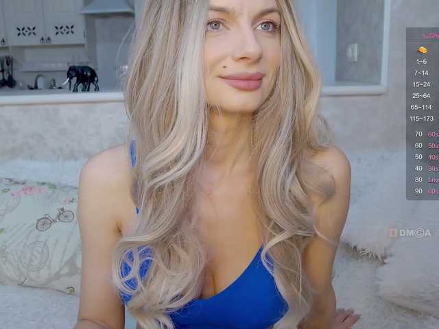 Live sex webcam photo for Monika-22 #276632935