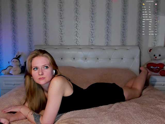 Live sex webcam photo for MonikaBL #290545952