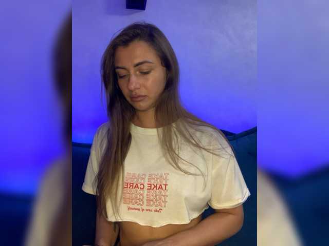 Live sex webcam photo for MonikaLevi #275649844