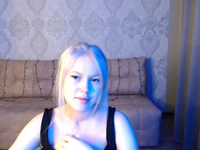 Live sex webcam photo for MonikaStill #272676482