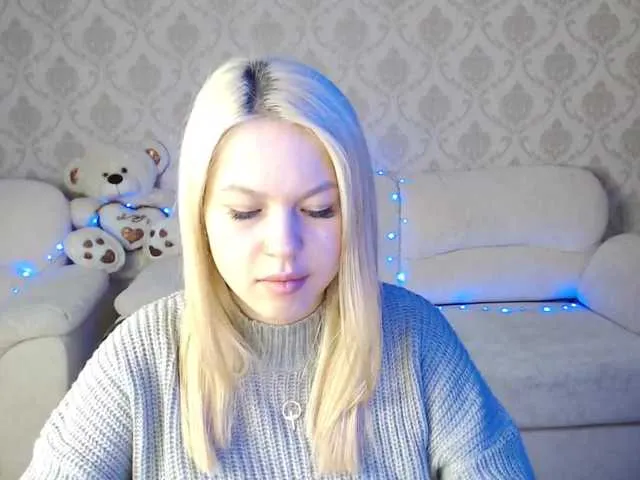 Live sex webcam photo for MonikaStill #272981643