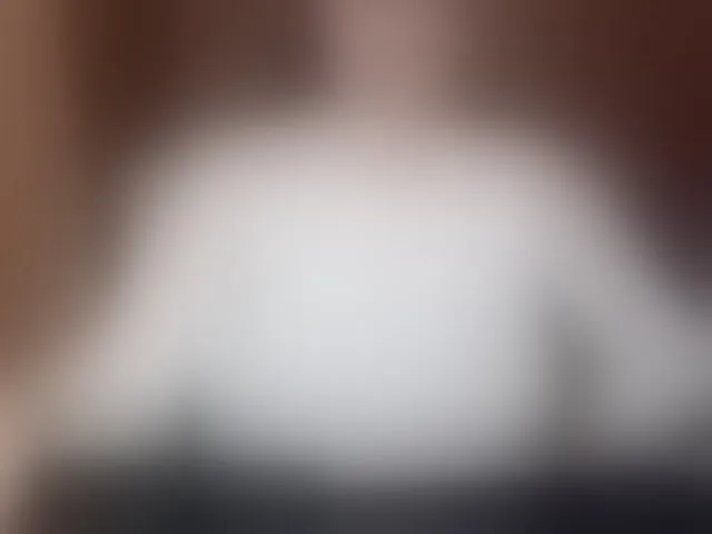 Live sex webcam photo for MoniqQuuen #293000796