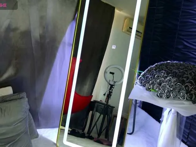 Live sex webcam photo for Moniqque #290414851