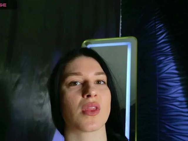 Live sex webcam photo for Moniqque #290811306