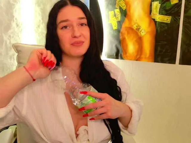 Live sex webcam photo for Moniqque #291883882