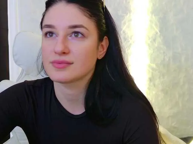 Live sex webcam photo for Moniqque #292114080