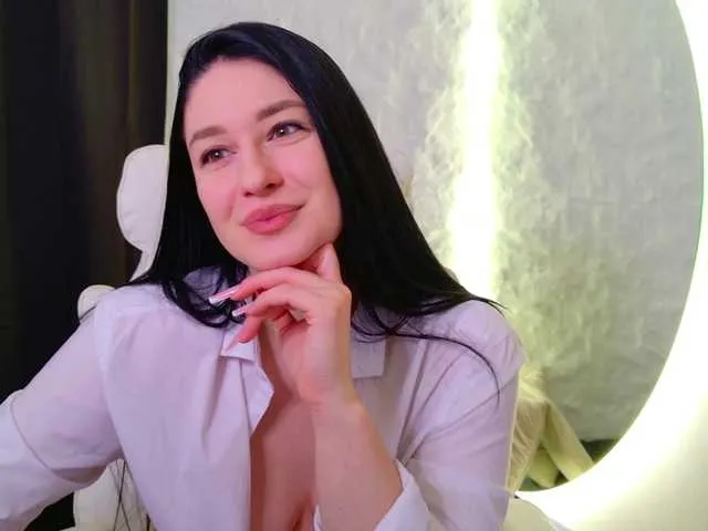 Live sex webcam photo for Moniqque #292386841