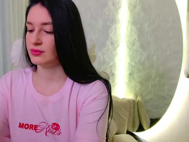 Live sex webcam photo for Moniqque #292399767