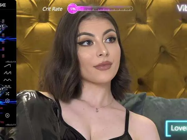Live sex webcam photo for MoniqueMinx #277630511