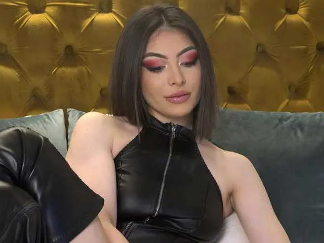 Live sex webcam photo for MoniqueMinx #277656732